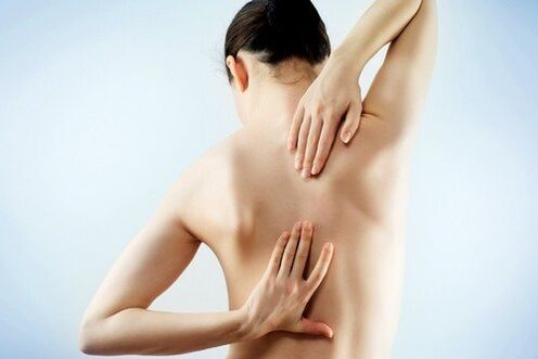 bolest zad způsobená hrudní osteochondrózou